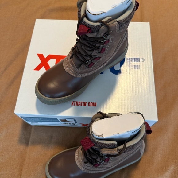 NEW with Box Xtratuf Women's Legacy LTE Boots Size 5.5 - Picture 3 of 4